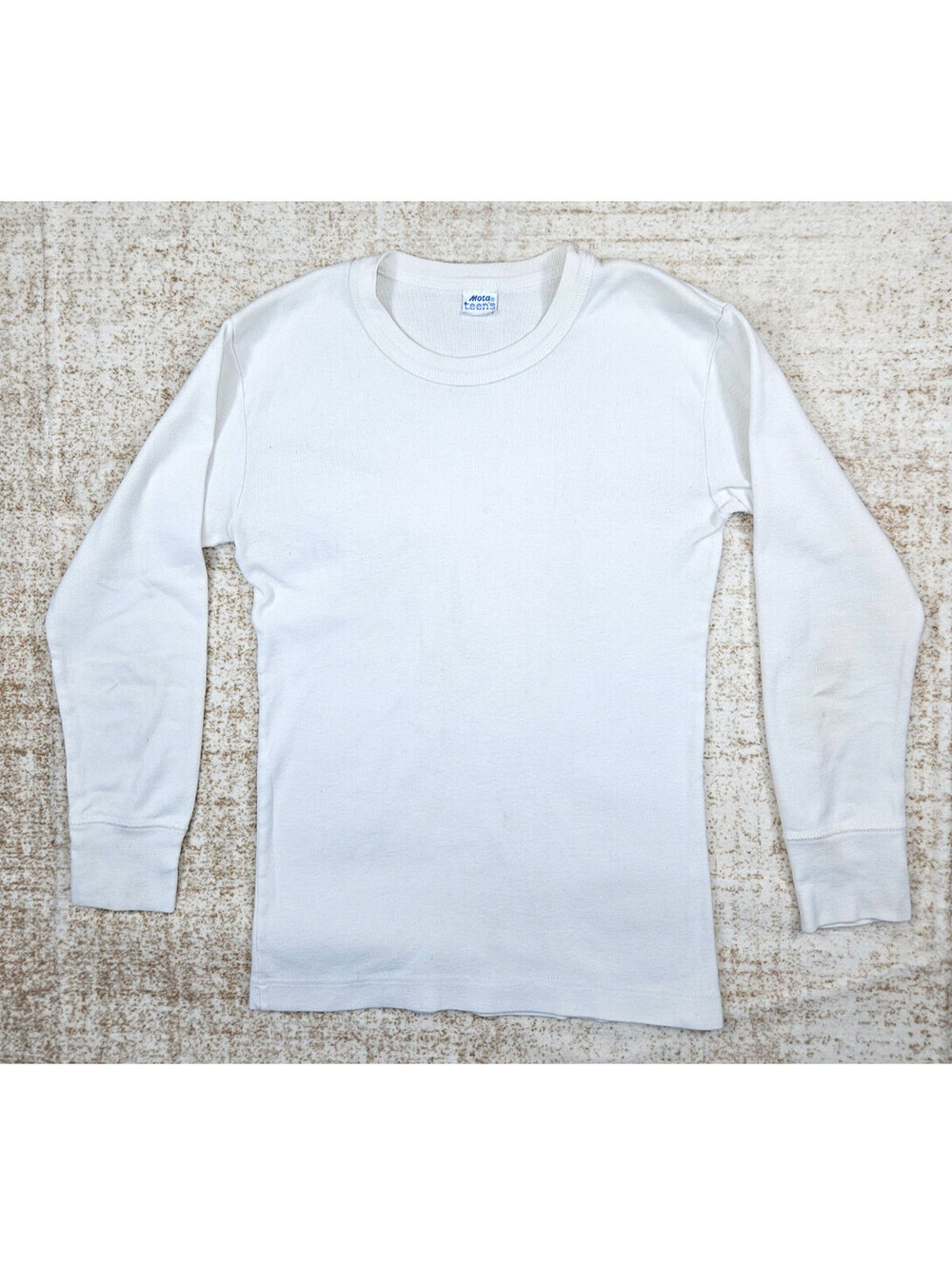 Mota Teens Vintage Y2K Classic Small White Long Sleeve Crewneck Womens Shirt